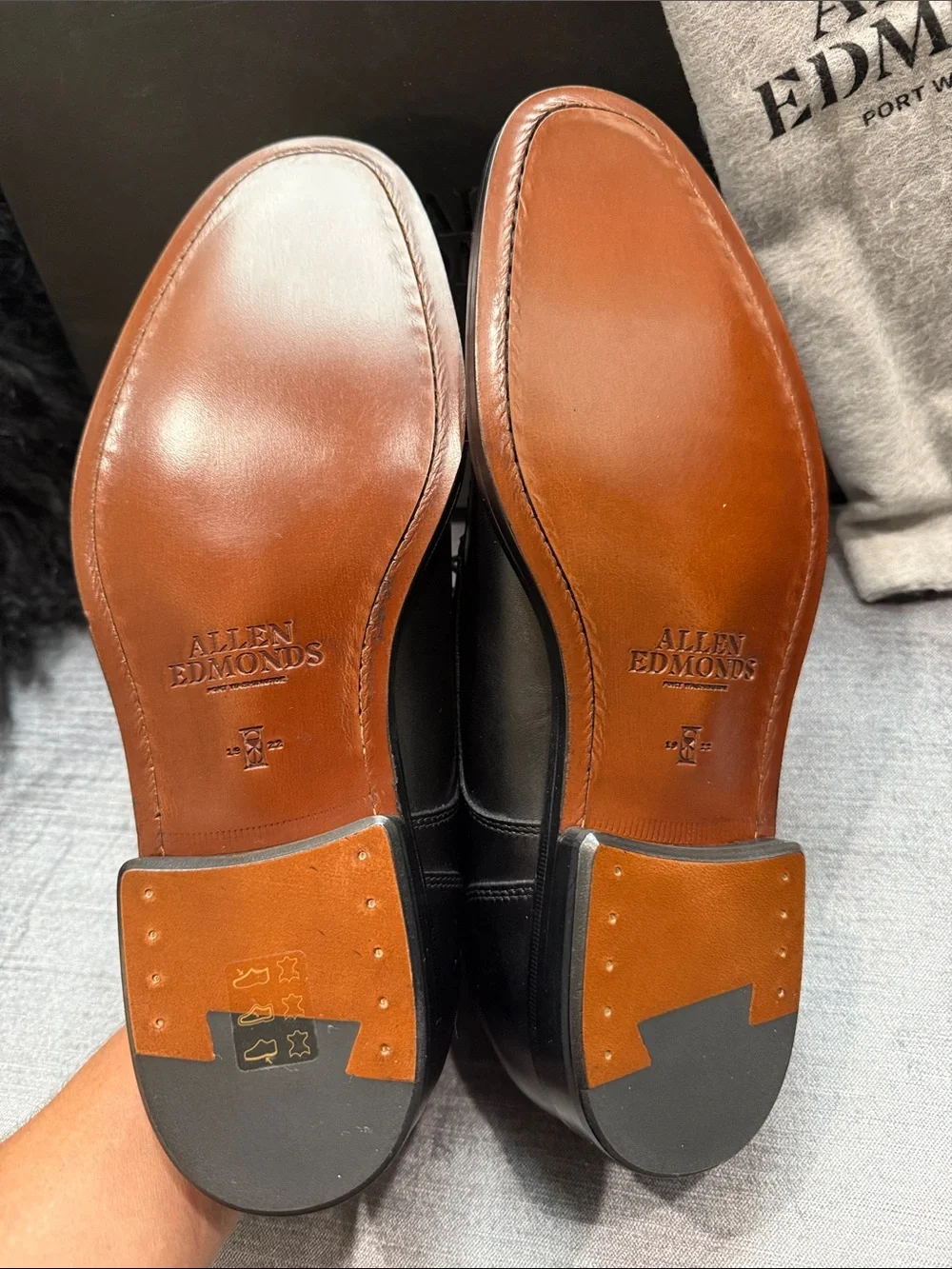 Allen Edmonds leather split toe dress shoe
